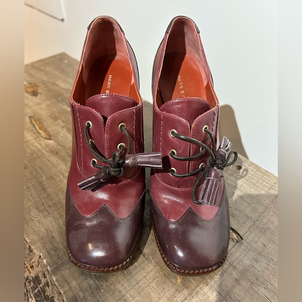 Marc by Marc Jacobs leather oxford pumps - size 7.5